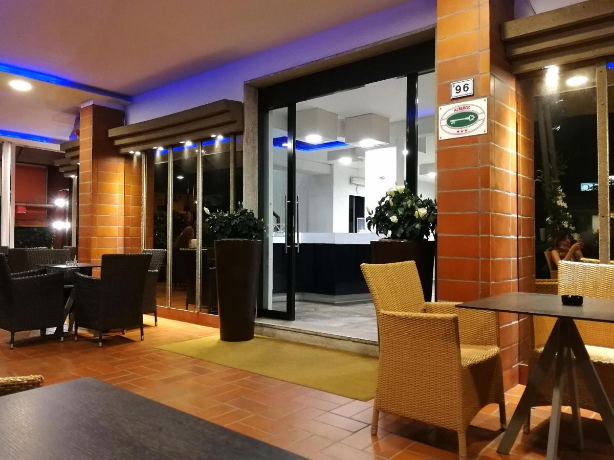 Hotel Diplomatic ريتشوني المظهر الخارجي الصورة